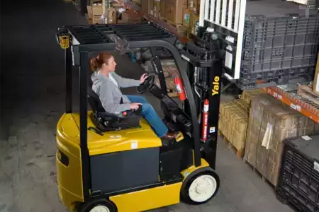 4-Wheel Electric 2019  Yale ERC050VG (10)