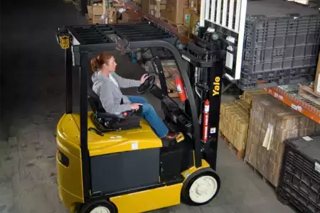 4-Wheel Electric 2019  Yale ERC050VG (7)