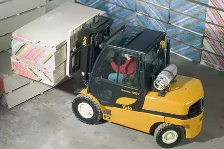 Diesel Forklifts - Yale GP080VX (2)