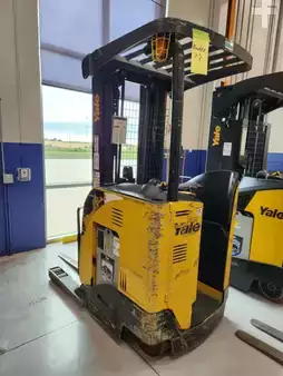 Reach Trucks 2018  Yale NR045EB (1)