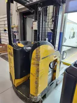 Reach Trucks 2018  Yale NR045EB (2)