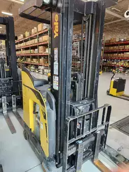Reach Trucks 2018  Yale NR045EB (3)