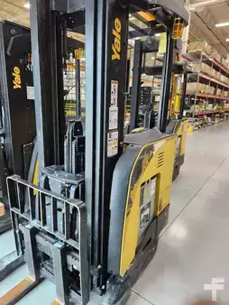 Reach Trucks 2018  Yale NR045EB (4)