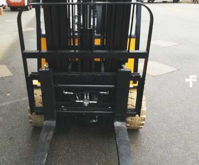 Hyster Yale Maximal Forklift Electric 2 Tons, 3 wheel