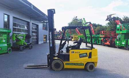 Eléctrica de 4 ruedas 2015  Hyundai 32B-9, 3,2t Forklift, Triplex 7m Hub, Gabelstapler (1)