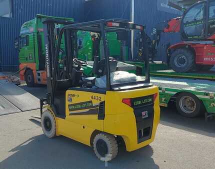 Chariot 4 roues électrique 2017  Hyundai 30B-9, 3 ton electric, Triplex 5,5m (6)