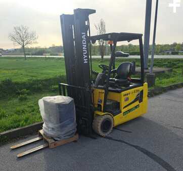 Elettrico 3 ruote 2016  Hyundai 18 BT-9, 1,8 ton electric forklift, Triplex 5,5m (2)