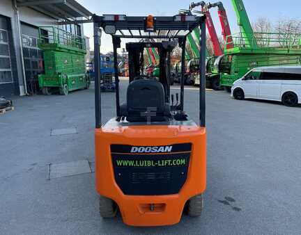 Elettrico 4 ruote 2019  Doosan B32S-7, 3 ton electric, Triplex 4,7m, Gabelstapler (2)