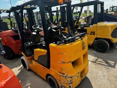 Carretilla elevadora GLP 2012  Hyundai 30LC-7A (2)