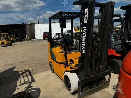 Carretilla elevadora GLP 2012  Hyundai 30LC-7A (3)