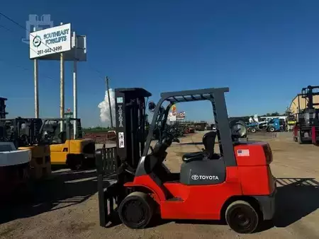 Propane Forklifts 2005  Toyota 7FGCU45 (1)
