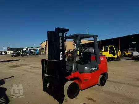 Propane Forklifts 2005  Toyota 7FGCU45 (3)