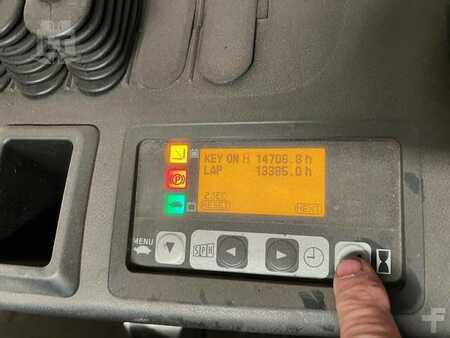 Montacargas diésel 2011  Toyota 8FBCU25 (4)