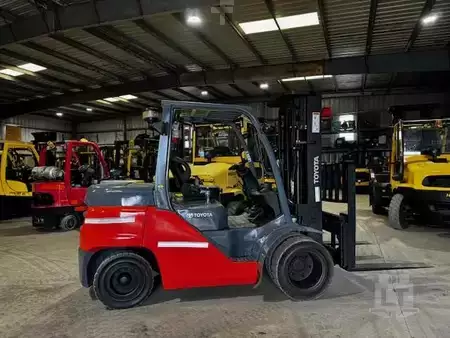 Diesel Forklifts 2014  Toyota 8FD40U (4)