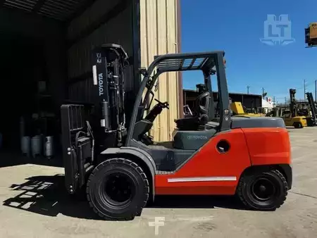 Diesel Forklifts 2015  Toyota 8FD50U (4)