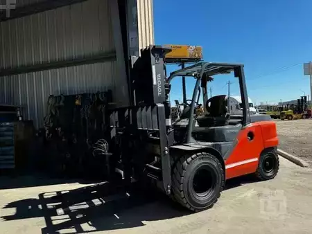 Diesel Forklifts 2015  Toyota 8FD50U (5)
