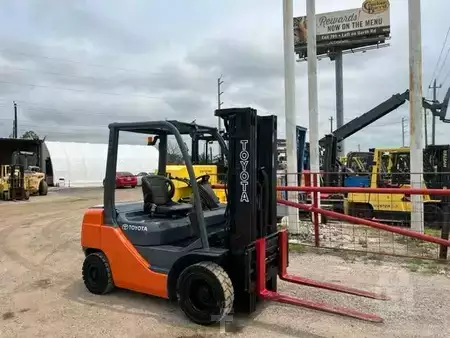 Diesel Forklifts 2019  Toyota 8FDU30 (3)