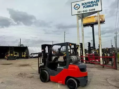 Propane Forklifts 2016  Toyota 8FGU25 (6)