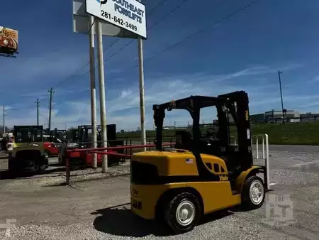 Diesel Forklifts 2011  Yale GDP080VX (2)