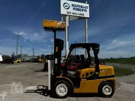 Diesel Forklifts 2011  Yale GDP080VX (4)