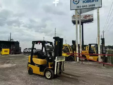 Propane Forklifts 2019  Yale GLC060VX (3)