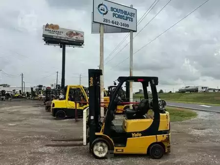 Propane Forklifts 2019  Yale GLC060VX (4)