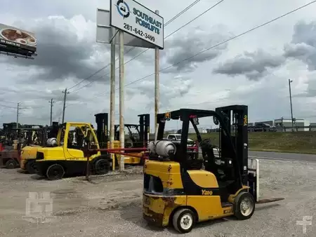 Propane Forklifts 2020  Yale GLC060VX (2)
