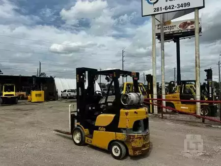 Propane Forklifts 2020  Yale GLC060VX (6)