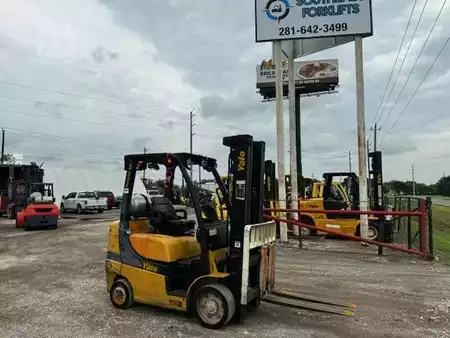 Propane Forklifts 2021  Yale GLC060VX (3)
