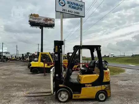 Propane Forklifts 2021  Yale GLC060VX (4)