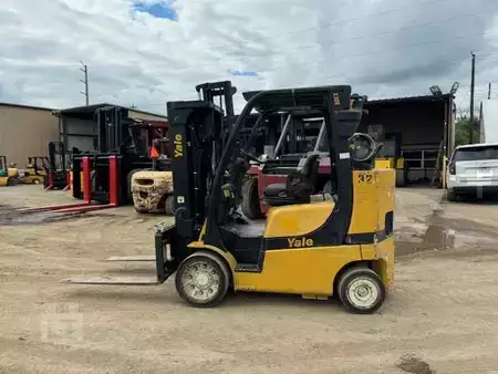 Propane Forklifts  Yale GLC080VX (1)