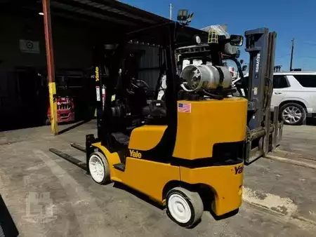Propane Forklifts  Yale GLC080VX (1)