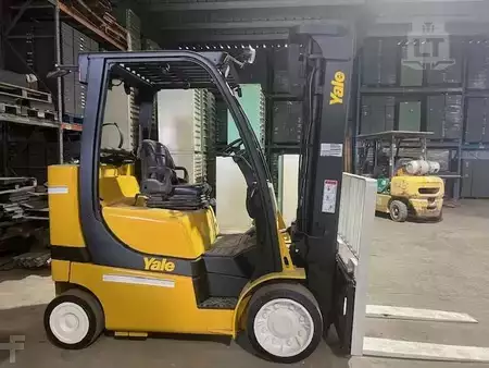 Propane Forklifts  Yale GLC080VX (1)