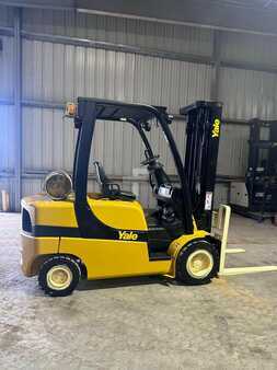 Propane Forklifts 2014  Yale GLP050VX (1)