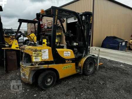 Propane Forklifts 2013  Yale GLP060MX (2)