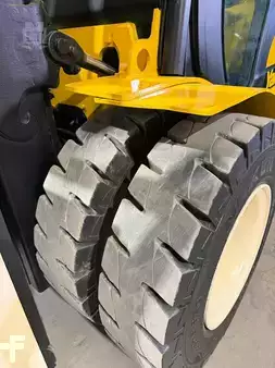 Propane Forklifts 2021  Yale GLP100VX (5)