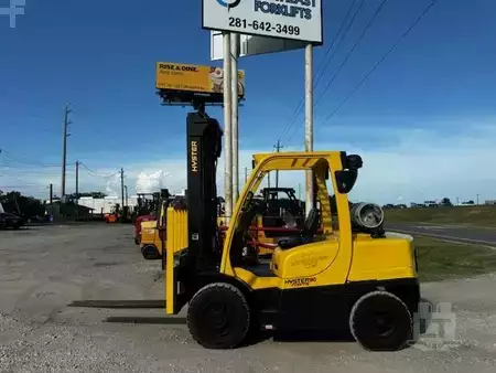 Propane Forklifts 2008  Hyster H90FT (1)