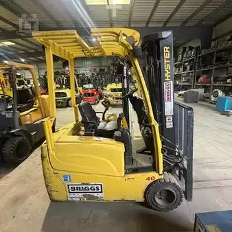 Diesel Forklifts 2011  Hyster J40XNT (1)