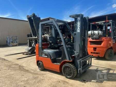 Propane Forklifts 2014  Nissan MCP1F2A25LV (5)
