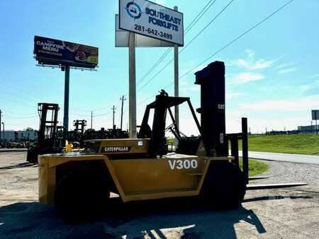 Carretilla elevadora diésel 1980  CAT Lift Trucks V300 (2)