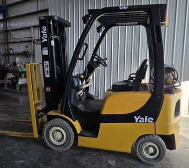 Container Handlers 2013  Toyota GLP030VXNURE084 (1)