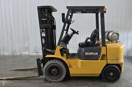 Elektro 4 Rad 2002  CAT Lift Trucks GP25K (1)