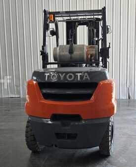 Carretilla elevadora GLP 2015  Toyota 8FG45U (5)