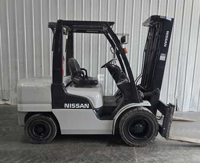 Container Handlers 2012  Nissan MYG1F3A35V (1)