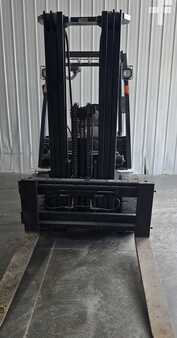 Container Handlers 2012  Nissan MYG1F3A35V (3)