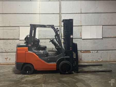 Montacargas GLP 2016  Toyota 8FGC45U (1)