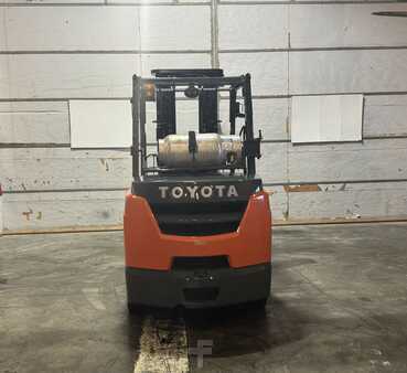 Montacargas GLP 2016  Toyota 8FGC45U (5)