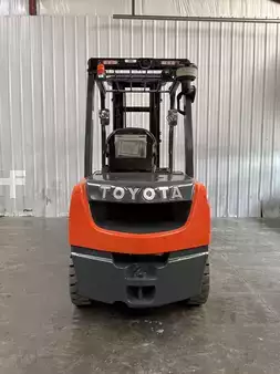 Montacargas diésel 2016  Toyota 8FDU30 (4)