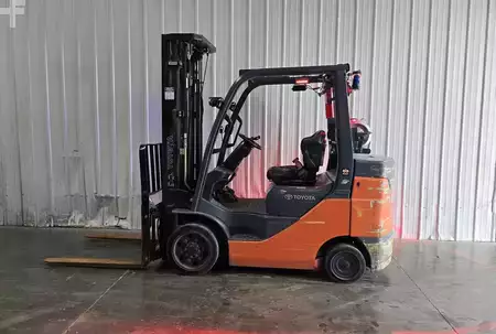 Montacargas GLP 2020  Toyota 8FGCU30 (2)