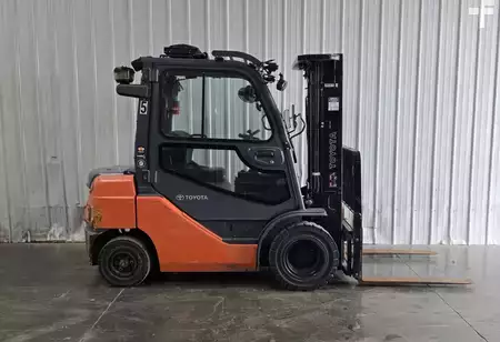 Montacargas diésel 2019  Toyota 8FDU25 (1)